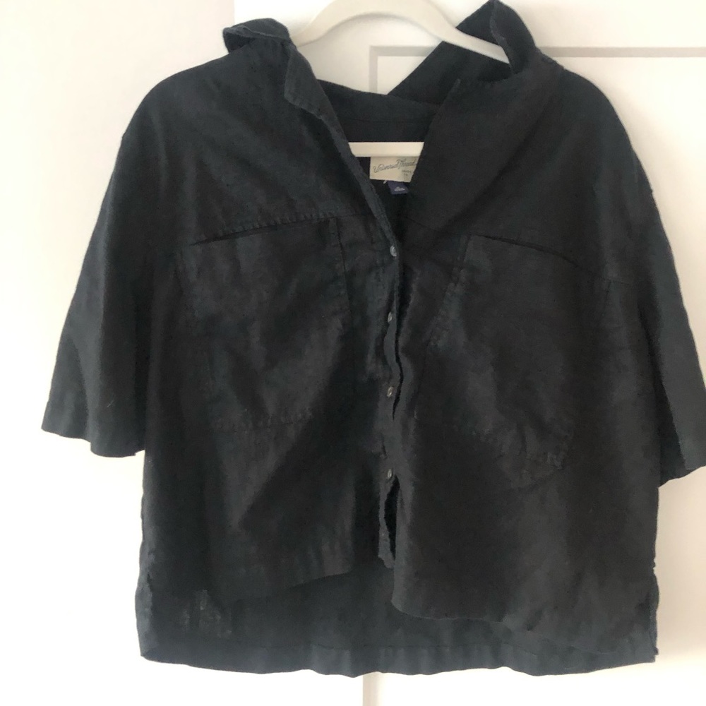 Universal Threads cropped short sleeved shirt